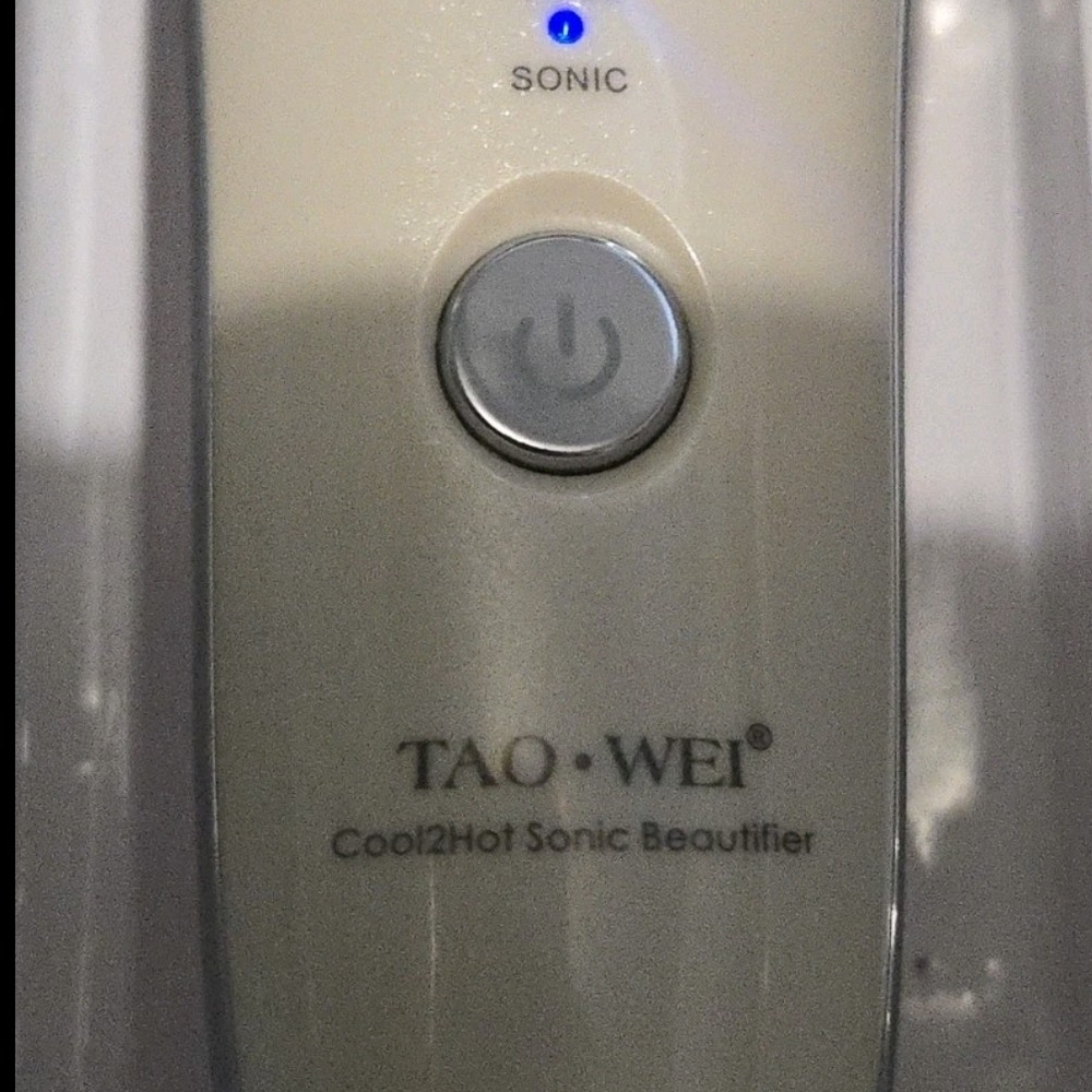 TAO•WEI Cool2Hot Sonic Beautifier - Ivory/White